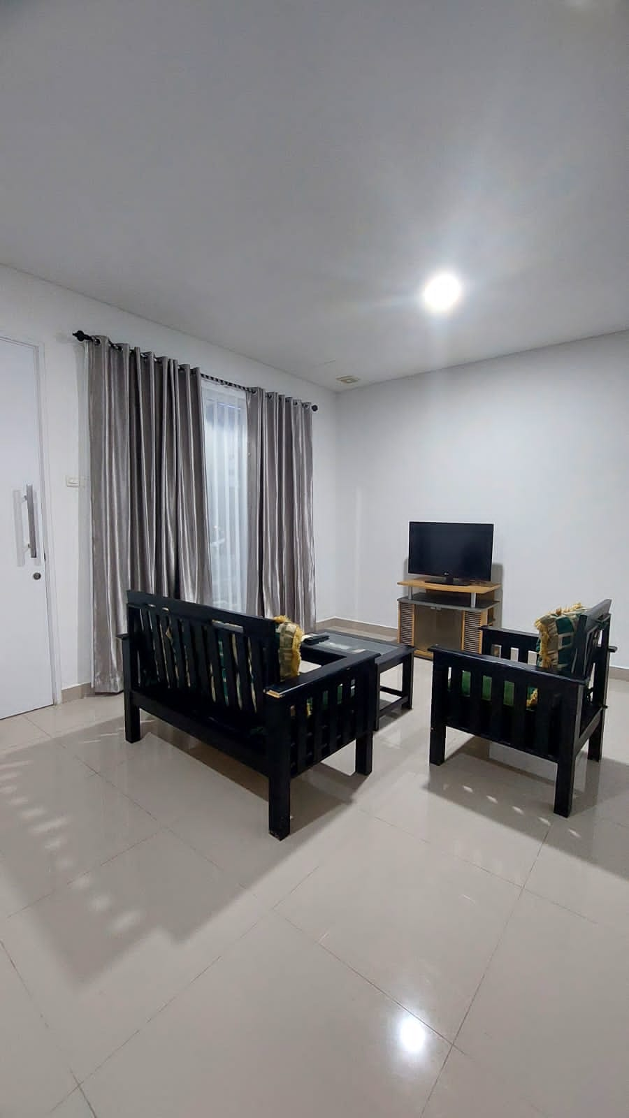 Rumah Disewakan Semi Furnished di Cluster Hawaii Deltamas Cikarang